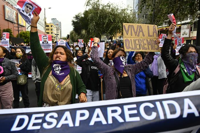 Manifestación por la muerte de María Belén Bernal, el 21 de setiembre, en Quito. · Foto: Rodrigo Buendía, AFP