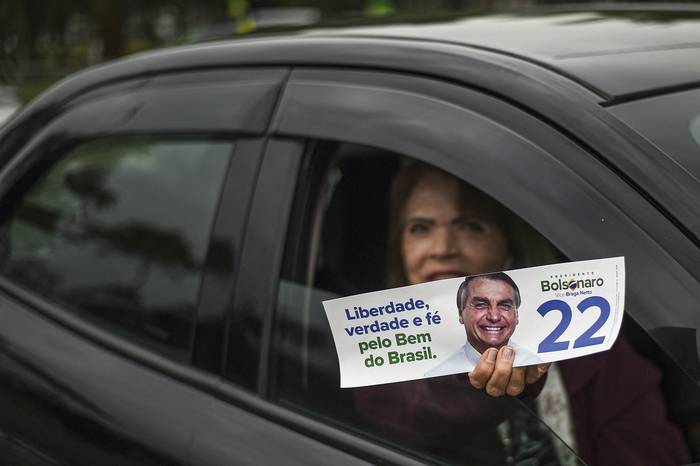 Caravana de partidarios apoyando a Jair Bolsonaro en San Pablo, Brasil (01.10.2022). · Foto: Ernesto Benavides, AFP