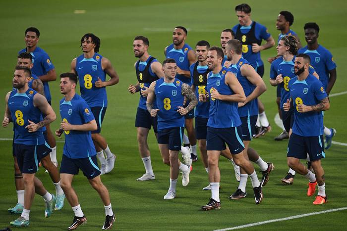 Práctica de la selección inglesa, el 16 de noviembre, en el estadio Al Wakrah en Doha. · Foto: Paul Ellis, AFP