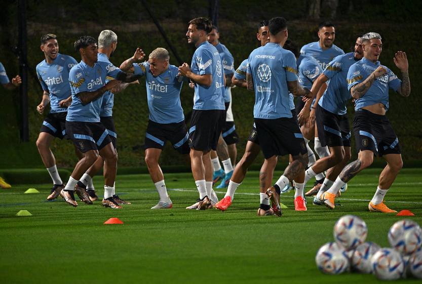 20221119 uruguay qatar