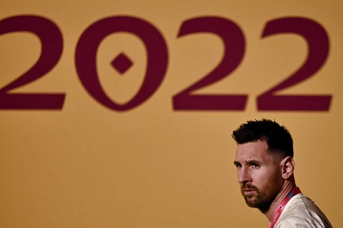 Lionel Messi, previo a conferencia de prensa, el 21 de noviembre, en el Centro Nacional de Convenciones de Qatar, en Doha. · Foto: Gabriel Bouys, AFP