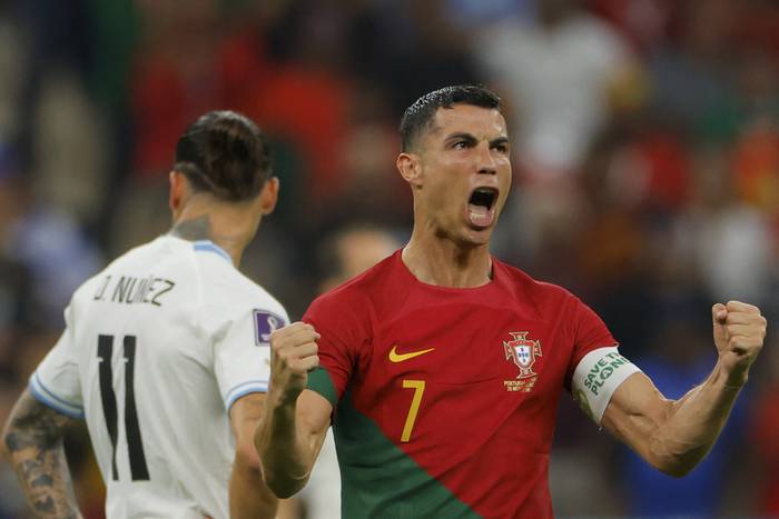 Cristiano Ronaldo, de Portugal, tras el gol de su equipo a Uruguay, en el estadio Lusail. · Foto: Odd Andersen, AFP