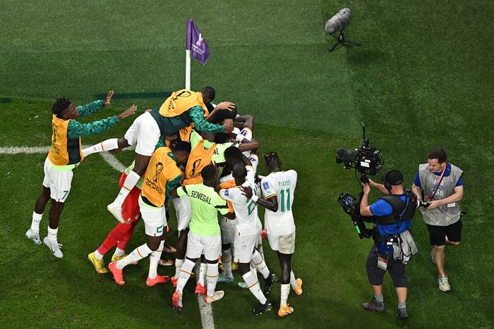 Kalidou Koulibaly, luego de marcar el segundo gol de Senegal, el 29 de noviembre, por el el Grupo A de la Copa Mundial Qatar 2022 ante Ecuador, en el Estadio Internacional Khalifa en Doha. · Foto: Manan Vatsyayana / AFP