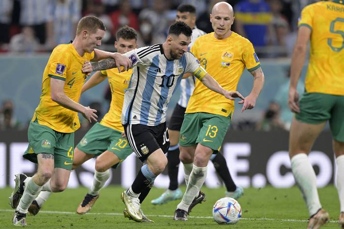 Lionel Messi, de Argentina, durante el partido con Australia por octavos de final, el sábado 3 de diciembre en Al-Rayyan. · Foto: Juan Mabromata,  AFP