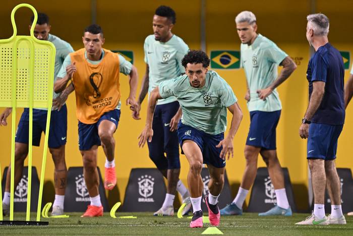 Marquinhos, de Brasil, durante el entrenamiento en el estadio Al Arabi, en Doha. · Foto: Nelson Almeida, AFP