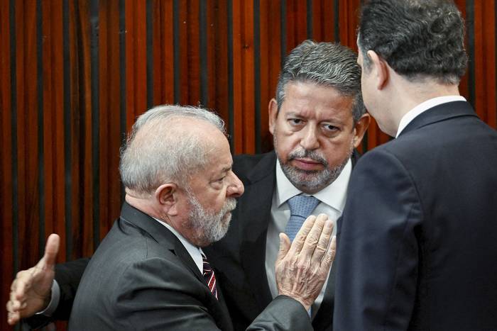 Luiz Inácio Lula da Silva y Arthur Lira, en la sede del Tribunal Superior Electoral, el 12 de diciembre, en la ciudad de Brasilia. · Foto: Evaristo Sa, AFP