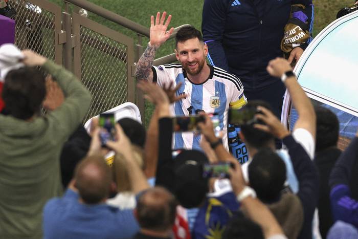 Lionel Messi, tras la victoria ante Croacia, el martes 13 de diciembre en el estadio Lusail. · Foto: Adrian Dennis, AFP