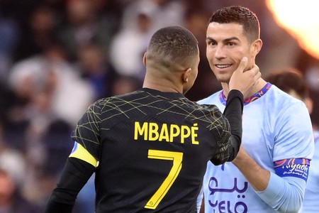 El PSG de Lio Messi superó 5-4 al equipo árabe de Cristiano Ronaldo ...