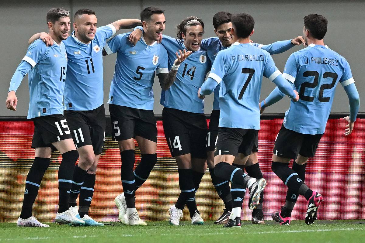 Con gol de Valverde y dos debuts, Uruguay empató 1-1 con Japón en