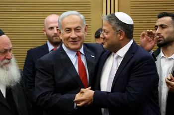 Benjamin Netanyahu y el ministro de Seguridad Nacional, Itamar Ben-Gvir, el 23 de mayo de 2023, en el Parlamento de Jerusalén. · Foto: Gil Cohen-Magen, AFP