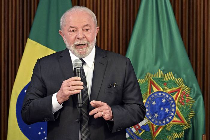 Luiz Inácio Lula da Silva durante una reunión ministerial el 15 de junio, en el Palacio Planalto en Brasilia. · Foto: Evaristo Sa, AFP