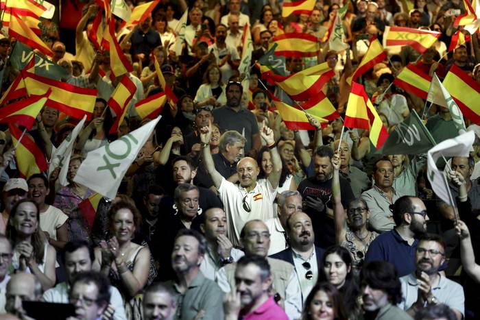 Partidarios de Vox durante un acto electoral en Madrid, el 24 de junio. · Foto: Thomas Coex, AFP