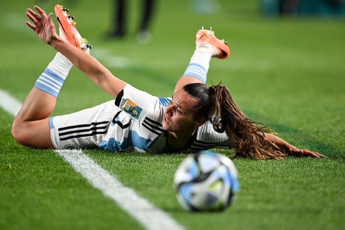 Florencia Bonsegundo, de Argentina,  durante el partido entre Italia y Argentina por el Campeonato Mundial femenino, el 24 de Julio de 2023, en Auckland. · Foto: Saeed Khan