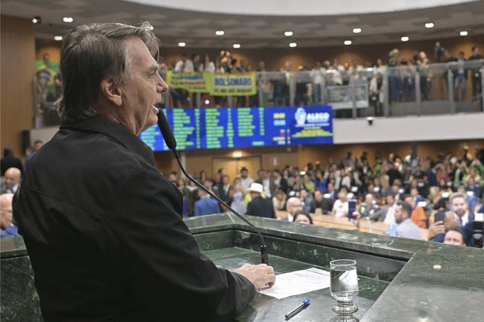 Jair Bolsonaro, en la Asamblea Legislativa de Goias, donde recibió el título de Ciudadano de Goias, el 18 de agosto de 2023, en Goiania. · Foto: Asamblea Legislativa de Goias