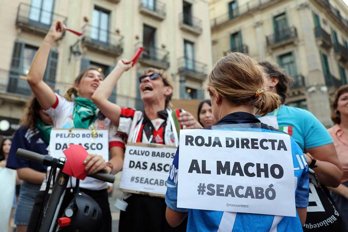 Protesta en apoyo a la futbolista Jenni Hermoso,  el 4 de setiembre, en Barcelona. · Foto: Lluis Gene, AFP