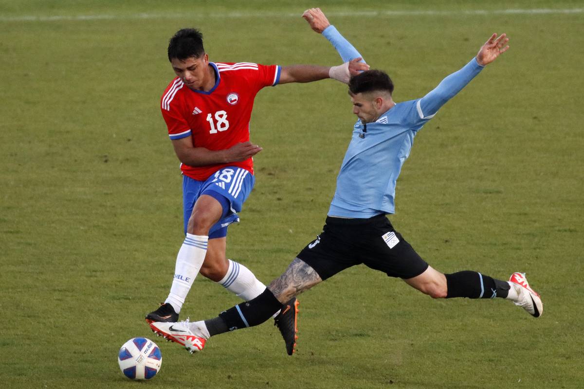 Machado atajó dos penales, Uruguay venció a Colombia y terminó