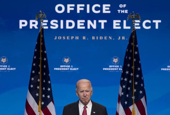 El presidente electo de los EE.UU. Joe Biden habla después de una reunión con los gobernadores en Wilmington, Delaware, el 19 de noviembre de 2020. · Foto: Jim Watson, AFP