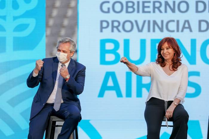 Alberto Fernandez y Cristina Fernandez de Kirchner, el 18 de diciembre, en La Plata. 

 · Foto: Esteban Collazo, Presidencia Argentina, AFP