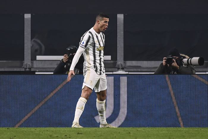 Cristiano Ronaldo, tras convertir su segundo gol en el partido Juventus - Udinese por la Serie A italiana, 3l 3 de enero de 2021, en Turín. · Foto: Marco Bertorello, AFP
