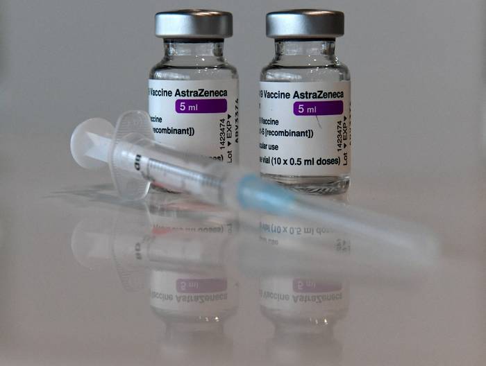 Viales de la vacuna de AstraZeneca contra el coronavirus.  · Foto: Christof Stache, AFP