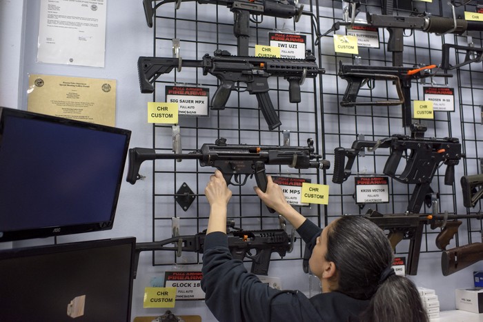 Comercio Full Armor Firearms, en Houston, Texas, el 17 de junio de 2021. Mark Felix, AFP