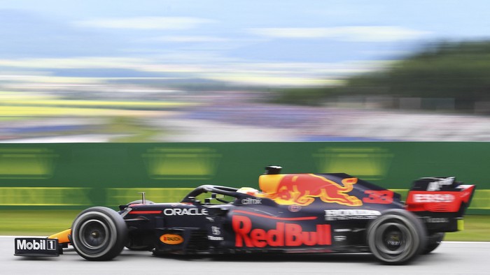 Max Verstappen, durante el Gran Premio de Estiria, en Spielberg, Austria. 

 · Foto: Joe Klamar / AFP