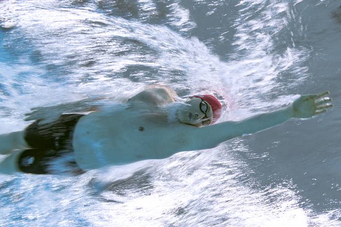 El nadador británico Kieran Bird, durante la prueba eliminatoria de los 800 metros estilo libre, en el Centro Acuático de Tokio. · Foto: François-Xavier Marit, AFP