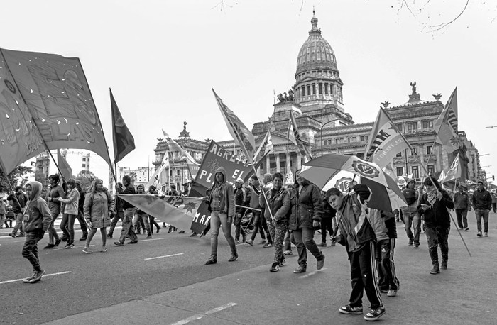 Protestas contra las políticas económicas adoptadas por el gobierno de Mauricio Macri, en Buenos Aires. Foto: Garelli Analia, AFP