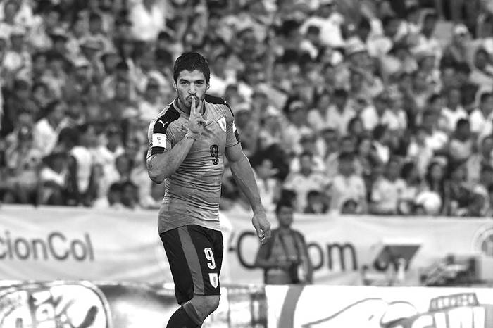 Luis Suárez festeja el segundo gol de Uruguay a Colombia, ayer en Barranquilla. Foto: Luis Acosta, AFP
