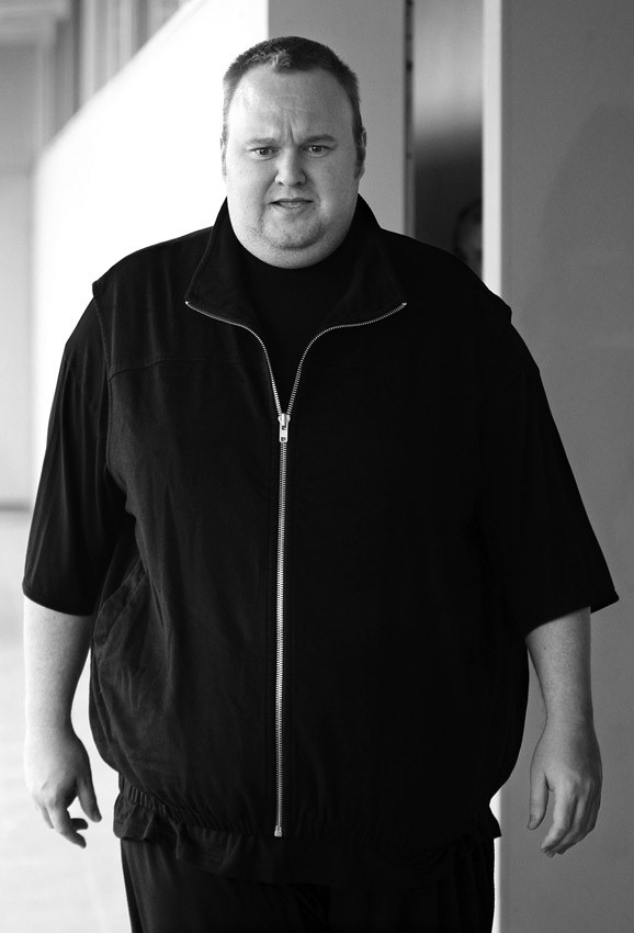 

Kim Dotcom, cuando llegaba a la corte en Auckland, Nueva Zelanda. (archivo, febrero de 2012) · Foto: Michael Bradley, Afp 