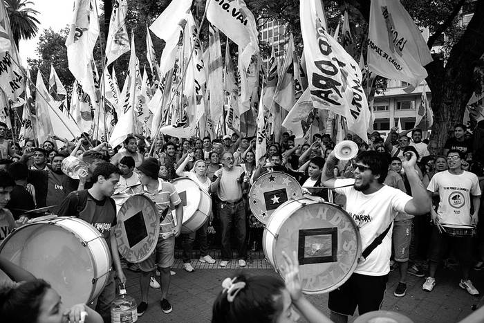Manifestación contra el gobierno de Mauricio Macri, ayer en la Plaza de Mayo en Buenos Aires. Foto: Eitan Abramovich, Afp