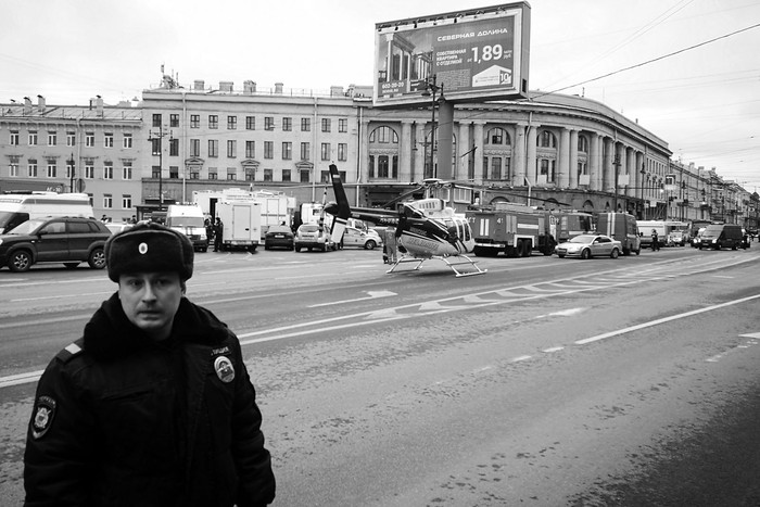 Vista de la entrada a la estación de metro del Instituto Tecnológico en San Petersburgo, hoy. Foto: Ruslan Shamukov / AFP