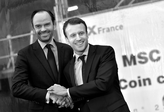 Edouard Philippe y Emmanuel Macron. Foto: Loic Venance / AFP (archivo, febrero de 2016)
