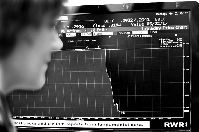 Los mercados financieros brasileños cayeron abruptamente al abrirse el 18 de may. Foto: Daniel Sorabji, AFP
