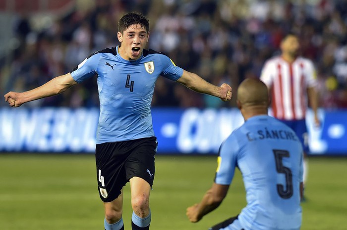 Federico Valverde festeja el gol a Paraguay, el martes, en Asunción. Foto: Daniel Duarte, AFP