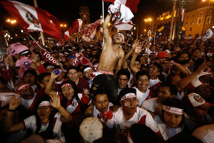 Plaza Mayor de Lima, Perú, ayer durante el partido ante Nueva Zelanda. Foto: STR / AFP