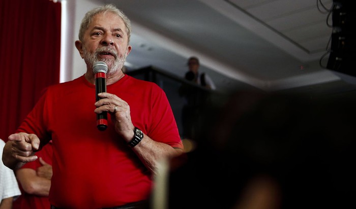 El ex presidente brasileño Luiz Inácio Lula da Silva durante una manifestación con partidarios en la Unión Metalúrgica, en Sao Bernardo do Campo, estado de Sao Paulo, Brasil, hoy, 24 de enero de 2018. Foto: Miguel Schincariol, AFP
