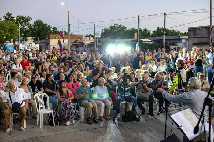 Inauguración del Memorial que conmemora los 50 años de la Huelga General en Paysandú, el domingo 10. · Foto: Santiago Fleitas