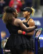 Serena Williams y Naomi Osaka, se saludan tras el triunfo de Osaka, en el Abierto de Estados Unidos. ,Getty Images, Afp