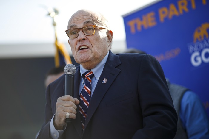 Rudy Giuliani, ex alcalde de la ciudad de Nueva York, durante un acto, el 3 de noviembre de 2018, Indiana. Braun está encerrado en una carrera cerrada con el senador demócrata titular Joe Donnelly. Aaron P. Bernstein / Getty Images / AFP · Foto: Aaron P. Bernstein / Getty Images / AFP