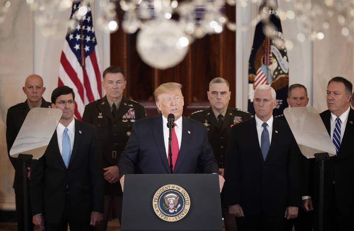 Trump en conferencia de prensa en la Casa Blanca este 8 de enero, tras los ataques iraníes en Irak · Foto: Win McNamee, Getty Images, AFP