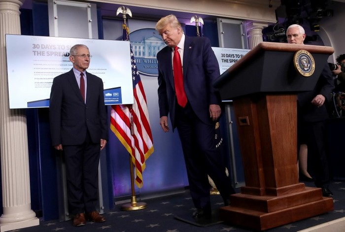 El presidente estadounidense, Donald Trump, al finalizar su conferencia de este martes sobre el coronavirus. Foto: Win McNamee/Getty Images/AFP