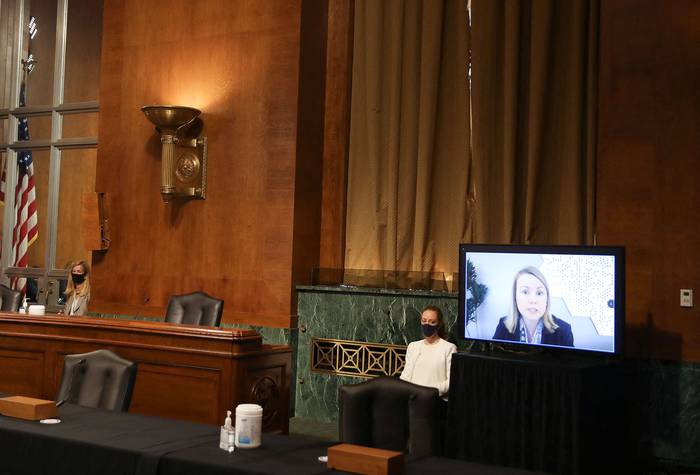 Alexandra Veitch, Directora de Asuntos Gubernamentales de YouTube, durante una audiencia del subcomité Judicial del Senado, sobre Privacidad, Tecnología y Derecho, en el Capitolio, Washington. Foto:  Tasos Katopodis, Getty Images, AFP
