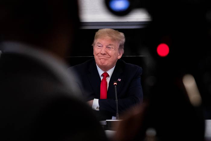 Donald Trump, durante una reunión por la reapertura de la economía de los Estados Unidos, el 29 de mayo,  en Washington.  · Foto: Erin Schaff-Pool, Getty Images, AFP