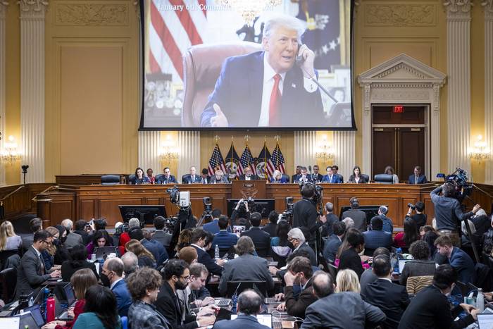Imagen del expresidente Donald Trump durante la última reunión del Comité Selecto de la Cámara de Representantes para investigar el ataque del 6 de enero al Capitolio, el 19 de diciembre, en Washington. · Foto: Jim Lo Scalzo, pool, Getty Images, AFP