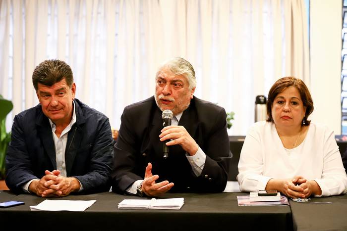 Efraín Alegre, Fernando Lugo y Esperanza Martínez, participan en una reunión de los posibles precandidatos de la oposición de cara a las elecciones de abril de 2023, el 17 de junio, en Asunción. · Foto: Nathalia Aguilar, EFE