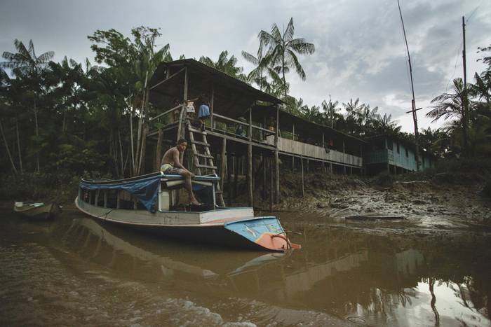 Todos los quilombolas fueron expulsados, en los años 90, hacia el margen del río Guarupá, donde viven aglomerados.
