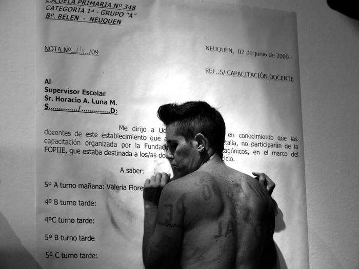Performance “sexo (en) público”, en 2019, en el Museo Provincial de Bellas Artes Emilio Pettoruti – La Plata, Argentina.
Foto: Valeria González