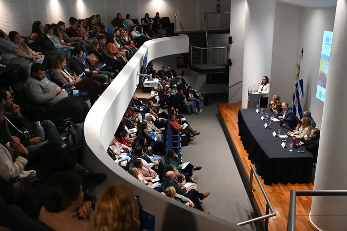 Presentación de posgrado internacional público para directores de liceos y UTU, el 3 de agosto, en Torre Ejecutiva
Foto: Dirección Nacional de MEC