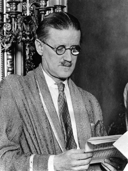 Ulises (Ulysses), de James Joyce,
traducción de Marcelo Zabaloy,
Buenos Aires, El Cuenco de Plata,
829 páginas. Ulises (Ulysses), de James Joyce,
traducción de Marcelo Zabaloy,
Buenos Aires, El Cuenco de Plata,
829 páginas.